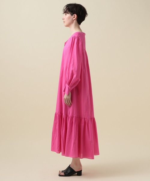 BAYFLOW（ベイフロー）の「【MW SUNRISE(エムダブリューサンライズ)】ボリュームスリーブワンピース（ワンピース・レディース・ブラック/ピンク・FREE）」の8枚目の写真