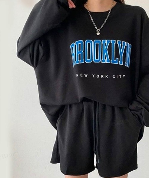 Dalfwin（ダールフィン）の「韓国ファッションBROOKLYNロゴスウェット上下セットアップルームウェア（ルームウェア/パジャマ・レディース・ライトブルー/ブラック/ピンク/イエロー/グレー系その他3/ブラック系その他3/ブルー系その他3・FREE/フリー）」の3枚目の写真