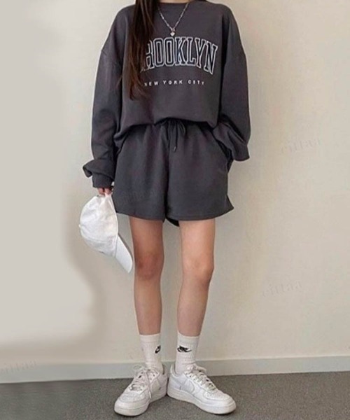 Dalfwin（ダールフィン）の「韓国ファッションBROOKLYNロゴスウェット上下セットアップルームウェア（ルームウェア/パジャマ・レディース・ライトブルー/ブラック/ピンク/イエロー/グレー系その他3/ブラック系その他3/ブルー系その他3・FREE/フリー）」の16枚目の写真