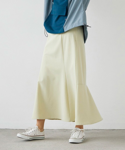 179/WG（イチナナキュウダブルジー）の「ハイウエストマーメイドスカート（スカート・レディース・ブルー/ベージュ系1/ブラック系1/イエロー・MEDIUM）」の21枚目の写真