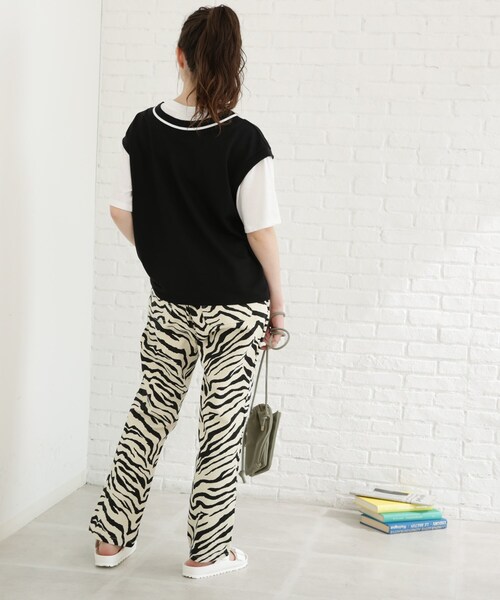 Cutie Blonde（キューティーブロンド）の「◆【S-L】Vネックフェイクレイヤードプルオーバー（Tシャツ/カットソー・レディース・ブラック/サンドベージュ/ピンク系・01/02/03）」の17枚目の写真