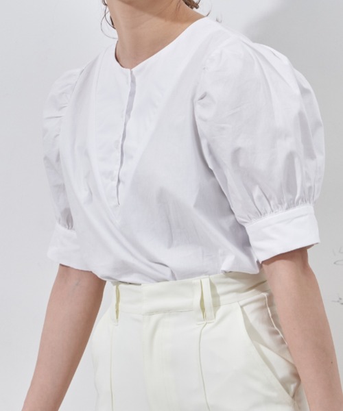 VANNIE U(ヴァニーユー)の「パワショルヨークブラウス(Tシャツ/カットソー・レディース・ホワイト/ベージュ・FREE)」の4枚目の写真