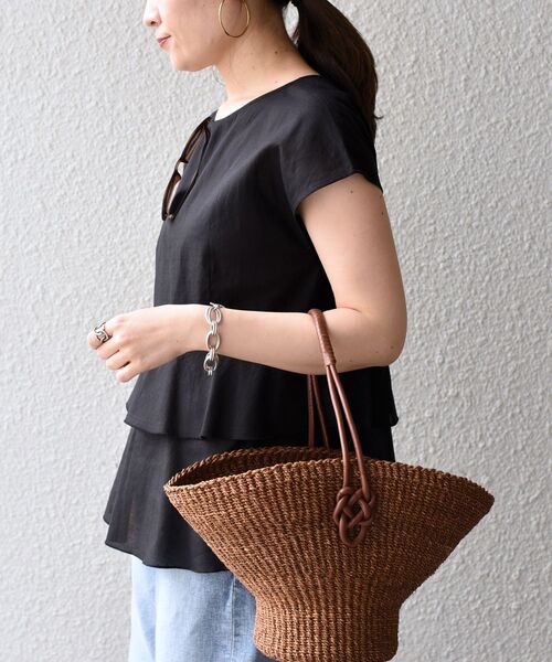 SHIPS(シップス)の「*〈手洗い可能〉2WAYリネンミックスペプラムブラウス◆(シャツ/ブラウス・レディース・ブラック/ネイビー/レッド/オフホワイト/イエロー系・ONE SIZE)」の21枚目の写真