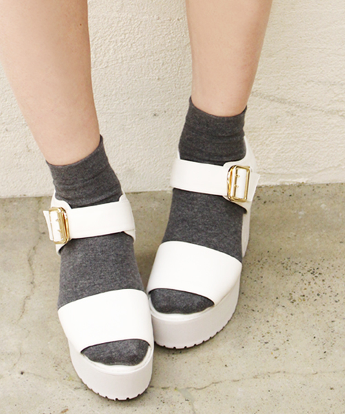 goocy（グーシー）の「【PERK掲載商品】ボリュームストラップサンダル（サンダル・レディース・ホワイト/ブラック・36/37/38）」の7枚目の写真