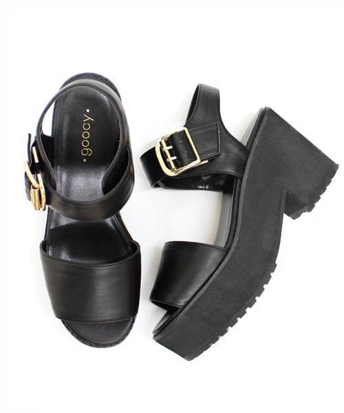 goocy（グーシー）の「【PERK掲載商品】ボリュームストラップサンダル（サンダル・レディース・ホワイト/ブラック・36/37/38）」の5枚目の写真