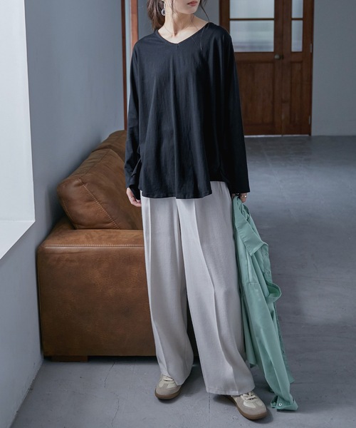 Fashion Letter(ファッションレター)の「タックヘムコットンVネックカットソー(Tシャツ/カットソー・レディース・ブラック/オフホワイト/カーキ/ライトベージュ・M~L/LL~3L/4L~5L)」の12枚目の写真
