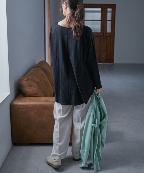Fashion Letter(ファッションレター)の「タックヘムコットンVネックカットソー(Tシャツ/カットソー・レディース・ブラック/オフホワイト/カーキ/ライトベージュ・M~L/LL~3L/4L~5L)」の16枚目の写真