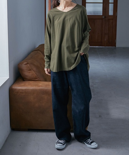 Fashion Letter(ファッションレター)の「タックヘムコットンVネックカットソー(Tシャツ/カットソー・レディース・ブラック/オフホワイト/カーキ/ライトベージュ・M~L/LL~3L/4L~5L)」の21枚目の写真