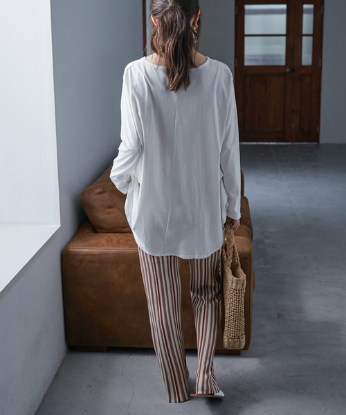 Fashion Letter(ファッションレター)の「タックヘムコットンVネックカットソー(Tシャツ/カットソー・レディース・ブラック/オフホワイト/カーキ/ライトベージュ・M~L/LL~3L/4L~5L)」の14枚目の写真