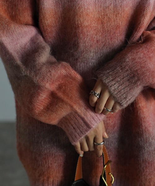 sakishimatokyo（サキシマトーキョー）の「グラデーションニット