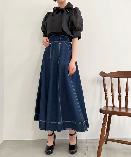 MAJESTIC LEGON(マジェスティックレゴン)の「アシメボウタイブラウス(シャツ/ブラウス・レディース・ブラック/オフホワイト/ピンクベージュ/グレイッシュベージュ・MEDIUM)」の11枚目の写真