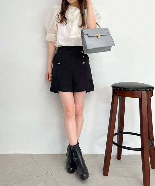 MAJESTIC LEGON(マジェスティックレゴン)の「アシメボウタイブラウス(シャツ/ブラウス・レディース・ブラック/オフホワイト/ピンクベージュ/グレイッシュベージュ・MEDIUM)」の6枚目の写真