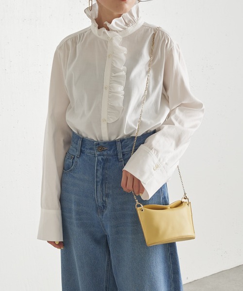 COLLAGE GALLARDAGALANTE（コラージュガリャルダガランテ）の「1枚で主役級/レイヤードでも映える/ハイネックフリルシャツ/手洗い可（シャツ/ブラウス・レディース・ホワイト/イエロー・FREE）」の4枚目の写真