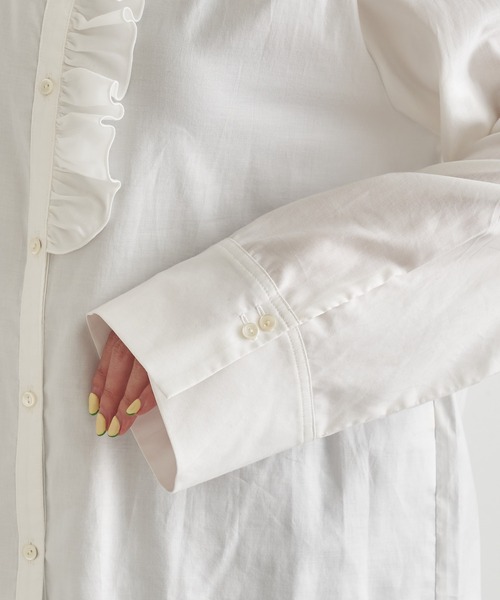 COLLAGE GALLARDAGALANTE（コラージュガリャルダガランテ）の「1枚で主役級/レイヤードでも映える/ハイネックフリルシャツ/手洗い可（シャツ/ブラウス・レディース・ホワイト/イエロー・FREE）」の21枚目の写真