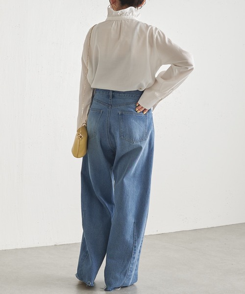 COLLAGE GALLARDAGALANTE（コラージュガリャルダガランテ）の「1枚で主役級/レイヤードでも映える/ハイネックフリルシャツ/手洗い可（シャツ/ブラウス・レディース・ホワイト/イエロー・FREE）」の5枚目の写真