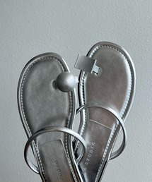 wee9s（ウィークス）の「asymmetry flat sandals / アシンメトリーフラットサンダル（サンダル）」