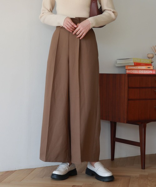 archives(アルシーヴ)の「サイドタブタックワイドパンツ(その他パンツ・レディース・アイボリー/モカ/ダークブルー・MEDIUM)」の16枚目の写真