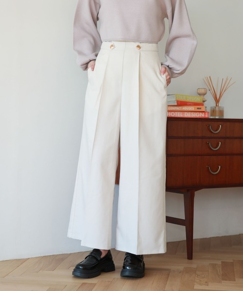 archives(アルシーヴ)の「サイドタブタックワイドパンツ(その他パンツ・レディース・アイボリー/モカ/ダークブルー・MEDIUM)」の4枚目の写真