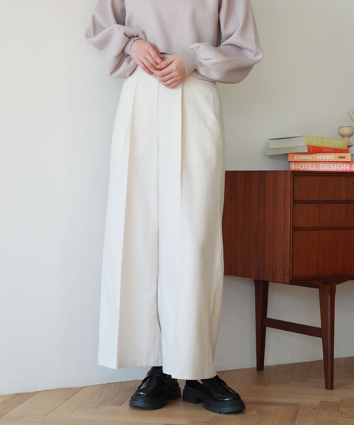 archives(アルシーヴ)の「サイドタブタックワイドパンツ(その他パンツ・レディース・アイボリー/モカ/ダークブルー・MEDIUM)」の5枚目の写真