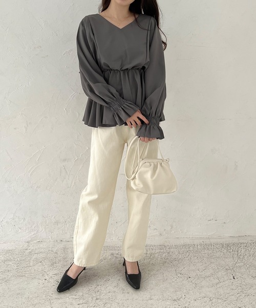 Lamoa(ラモア)の「Lamoa/Vネック タック チュニック ブラウス(シャツ/ブラウス・レディース・ホワイト/ブラック/グレー・MEDIUM/LARGE)」の21枚目の写真