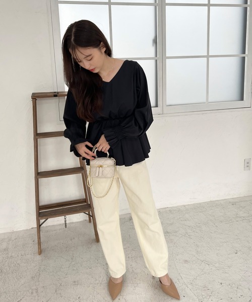 Lamoa(ラモア)の「Lamoa/Vネック タック チュニック ブラウス(シャツ/ブラウス・レディース・ホワイト/ブラック/グレー・MEDIUM/LARGE)」の5枚目の写真