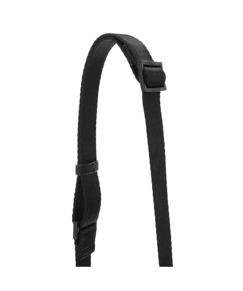 Guess(ゲス)の「CERTOSA TECH Crossbody With Bottle Pocket(ショルダーバッグ・メンズ・チャコールグレー・ONE SIZE)」の6枚目の写真