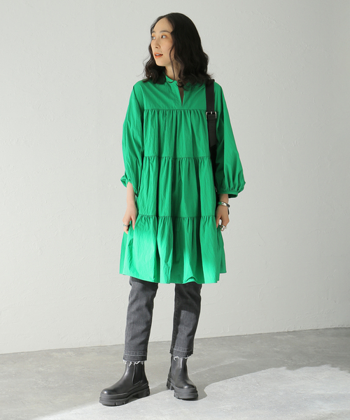 JOURNAL STANDARD（ジャーナルスタンダード）の「シュリンクタフタティアードワンピース（ワンピース・レディース・ブラック/グリーン・FREE）」の6枚目の写真