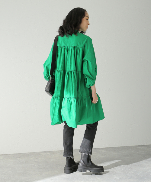 JOURNAL STANDARD（ジャーナルスタンダード）の「シュリンクタフタティアードワンピース（ワンピース・レディース・ブラック/グリーン・FREE）」の21枚目の写真