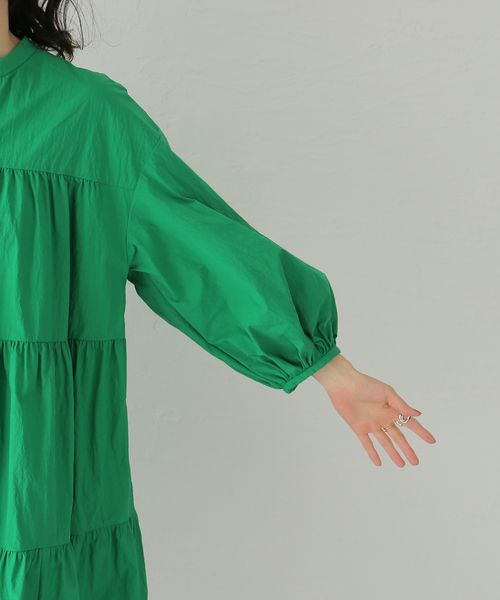 JOURNAL STANDARD（ジャーナルスタンダード）の「シュリンクタフタティアードワンピース（ワンピース・レディース・ブラック/グリーン・FREE）」の7枚目の写真