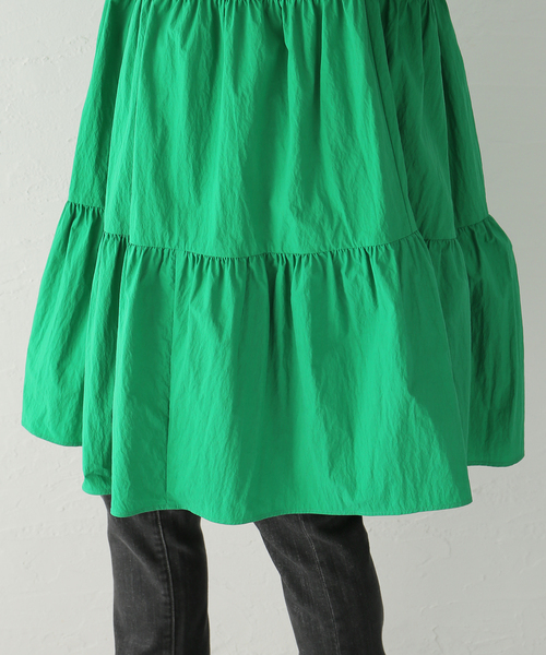 JOURNAL STANDARD（ジャーナルスタンダード）の「シュリンクタフタティアードワンピース（ワンピース・レディース・ブラック/グリーン・FREE）」の13枚目の写真