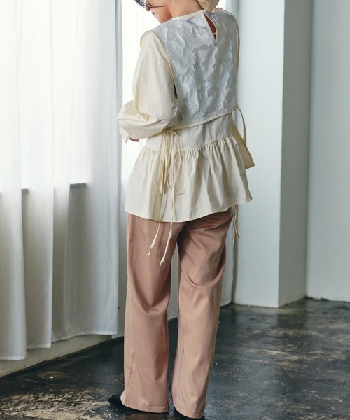 ECRIRE（エクリール）の「【TOMOコラボ】レイヤードレースブラウス（シャツ/ブラウス・レディース・ブラック/ベージュ/オフホワイト・M/L）」の16枚目の写真