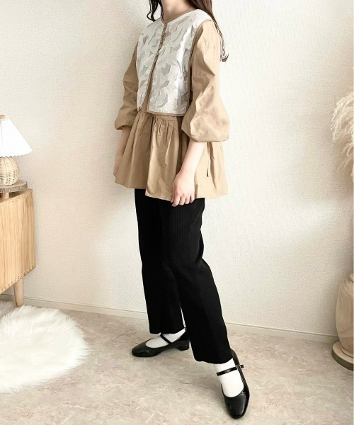 tomo様 ブラウス ベージュ 𝐭𝐨𝐦𝐨 (山内ともな