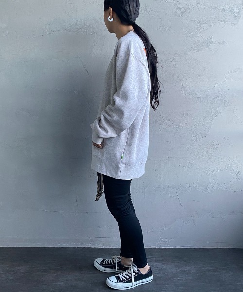 HUF（ハフ）の「[HUF/ハフ] MEGABLAST バックプリント クルーネックスウェット（スウェット・レディース・ヘザーグレー/ネイビー・L/M）」の19枚目の写真
