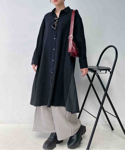 AS KNOW AS plus（アズノゥアズプラス）の「♪異素材合わせてシャツワンピース（シャツワンピース・レディース・ブラック系その他/ブラック系その他2/ネイビー系/オレンジ系その他/ミント/ブラウン系その他/ネイビー系1/ブラウン/チャコールグレー/ネイビー系2/グリーン系/ブラック系その他3/ネイビー系3/ブルー系/ホワイト系/ネイビー系4/ブラック系/グリーン系1/ブラック系1/ブラウン系その他3/ブラウン系その他2/ベージュ系その他/カーキ系/グレー系/ブラック系4/オレンジ系その他2/グレー系1/ネイビー系5/ブルー系3/カーキ系3/ブラック系3/ベージュ系その他6/ブラック系6/レッド系6/カーキ系6/グレー系その他6/ブルー系その他/ネイビー系6/ブルー系2/グリーン系2/ベージュ系2/ブラック系2/カーキ系7/ネイビー系7/ベージュ系その他7/ネイビー系8/ブラウン系その他4/グレー系2/ネイビー系9/カーキ系8/グレー系3/マルチ/ブルー系5/グレー系その他5/ブラック系その他5/ホワイト系その他5/ブラック系5/ブルー系その他5・FREE）」の13枚目の写真