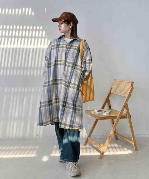 AS KNOW AS plus（アズノゥアズプラス）の「♪異素材合わせてシャツワンピース（シャツワンピース・レディース・ブラック系その他/ブラック系その他2/ネイビー系/オレンジ系その他/ミント/ブラウン系その他/ネイビー系1/ブラウン/チャコールグレー/ネイビー系2/グリーン系/ブラック系その他3/ネイビー系3/ブルー系/ホワイト系/ネイビー系4/ブラック系/グリーン系1/ブラック系1/ブラウン系その他3/ブラウン系その他2/ベージュ系その他/カーキ系/グレー系/ブラック系4/オレンジ系その他2/グレー系1/ネイビー系5/ブルー系3/カーキ系3/ブラック系3/ベージュ系その他6/ブラック系6/レッド系6/カーキ系6/グレー系その他6/ブルー系その他/ネイビー系6/ブルー系2/グリーン系2/ベージュ系2/ブラック系2/カーキ系7/ネイビー系7/ベージュ系その他7/ネイビー系8/ブラウン系その他4/グレー系2/ネイビー系9/カーキ系8/グレー系3/マルチ/ブルー系5/グレー系その他5/ブラック系その他5/ホワイト系その他5/ブラック系5/ブルー系その他5・FREE）」の16枚目の写真