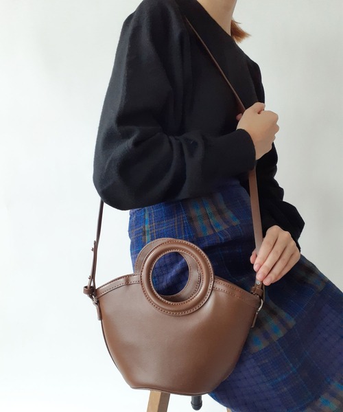 thank U more(サンキューモア)の「丸形ハンドル トート ショルダーバッグ(ショルダーバッグ・レディース・ブラック/ブラウン系その他/ブラック系その他/ブラウン/ベージュ・FREE)」の1枚目の写真