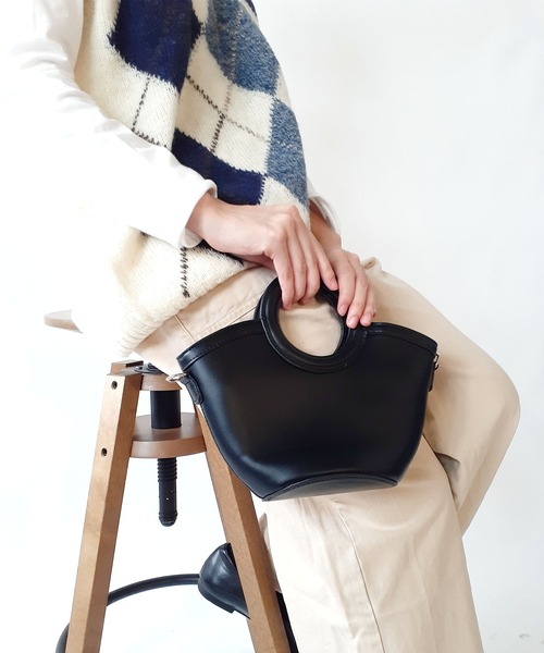 thank U more(サンキューモア)の「丸形ハンドル トート ショルダーバッグ(ショルダーバッグ・レディース・ブラック/ブラウン系その他/ブラック系その他/ブラウン/ベージュ・FREE)」の2枚目の写真