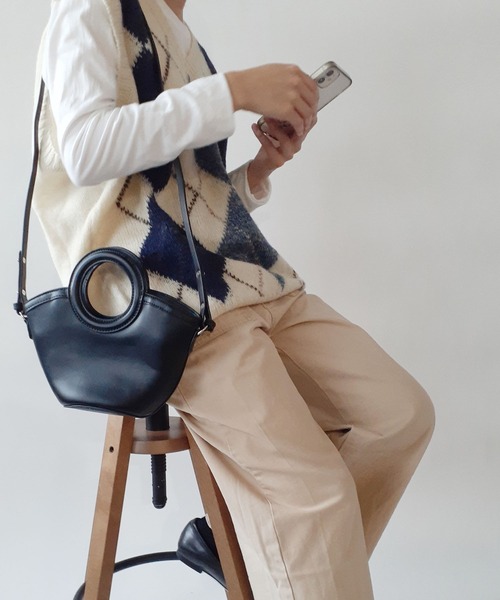 thank U more(サンキューモア)の「丸形ハンドル トート ショルダーバッグ(ショルダーバッグ・レディース・ブラック/ブラウン系その他/ブラック系その他/ブラウン/ベージュ・FREE)」の6枚目の写真