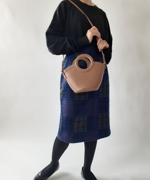 thank U more(サンキューモア)の「丸形ハンドル トート ショルダーバッグ(ショルダーバッグ・レディース・ブラック/ブラウン系その他/ブラック系その他/ブラウン/ベージュ・FREE)」の10枚目の写真