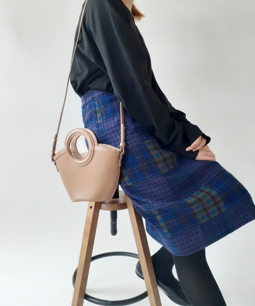 thank U more(サンキューモア)の「丸形ハンドル トート ショルダーバッグ(ショルダーバッグ・レディース・ブラック/ブラウン系その他/ブラック系その他/ブラウン/ベージュ・FREE)」の11枚目の写真