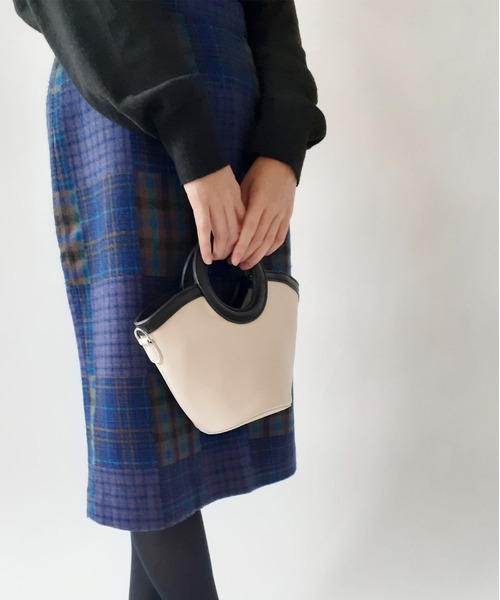 thank U more(サンキューモア)の「丸形ハンドル トート ショルダーバッグ(ショルダーバッグ・レディース・ブラック/ブラウン系その他/ブラック系その他/ブラウン/ベージュ・FREE)」の22枚目の写真