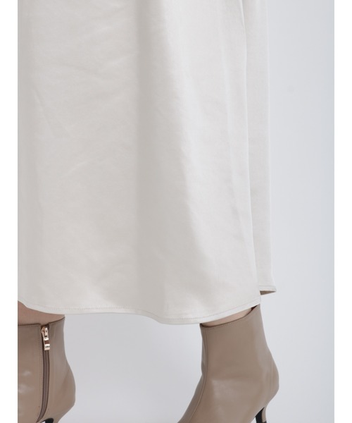 Te chichi（テチチ）の「サテンロングセミフレアスカート（スカート・レディース・ブルー/シルバーグレー/チャコール・ﾌﾘ-）」の10枚目の写真