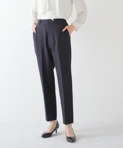 Honeys(ハニーズ)の「センタープレスパンツ(股下63cm)(スラックス・レディース・ブラック/ピンクベージュ/杢グレー/サックスブルー系/ベージュ/ネイビー・S/M/L/LL/3L)」の4枚目の写真