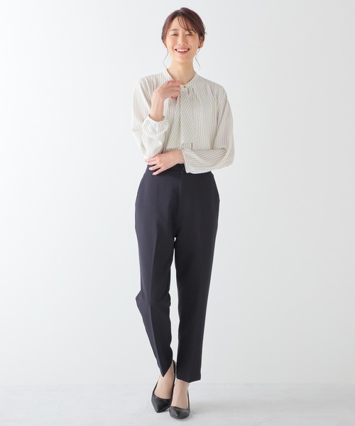 Honeys(ハニーズ)の「センタープレスパンツ(股下63cm)(スラックス・レディース・ブラック/ピンクベージュ/杢グレー/サックスブルー系/ベージュ/ネイビー・S/M/L/LL/3L)」の12枚目の写真