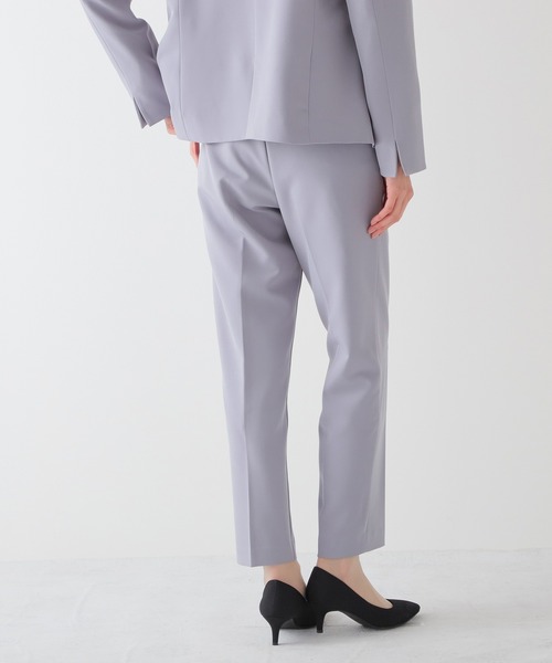 Honeys(ハニーズ)の「センタープレスパンツ(股下63cm)(スラックス・レディース・ブラック/ピンクベージュ/杢グレー/サックスブルー系/ベージュ/ネイビー・S/M/L/LL/3L)」の19枚目の写真