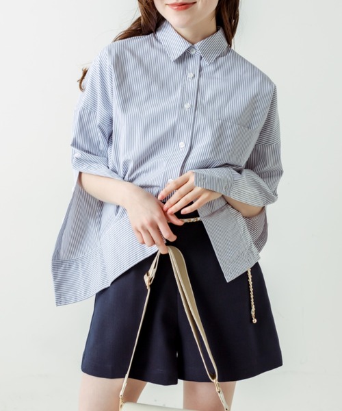 OLIVE des OLIVE（オリーブデオリーブ）の「【WEB限定】マントスリーブビッグシャツ（シャツ/ブラウス・レディース・ミント/グレイッシュベージュ/ライトグレー/オフホワイト/イエロー・FREE）」の2枚目の写真