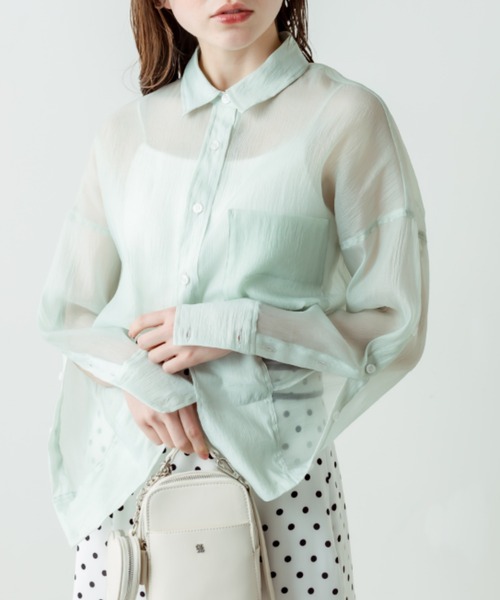 OLIVE des OLIVE（オリーブデオリーブ）の「【WEB限定】マントスリーブビッグシャツ（シャツ/ブラウス・レディース・ミント/グレイッシュベージュ/ライトグレー/オフホワイト/イエロー・FREE）」の4枚目の写真