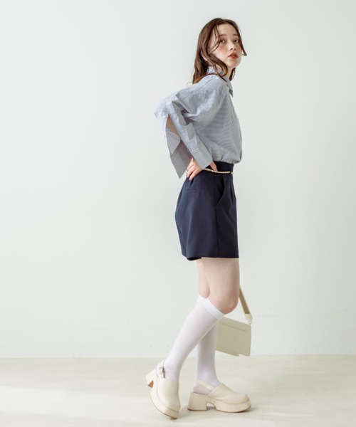 OLIVE des OLIVE（オリーブデオリーブ）の「【WEB限定】マントスリーブビッグシャツ（シャツ/ブラウス・レディース・ミント/グレイッシュベージュ/ライトグレー/オフホワイト/イエロー・FREE）」の17枚目の写真