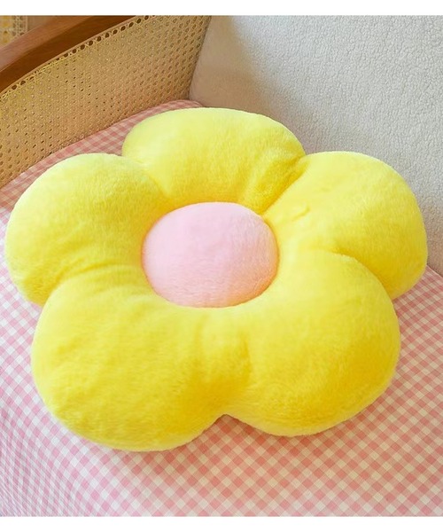 LAFFMO(ラフモ)の「ふわふわフラワークッション(クッション/クッションカバー・レディース・ホワイト/グリーン/ピンク/キャメル/イエロー・FREE)」の3枚目の写真