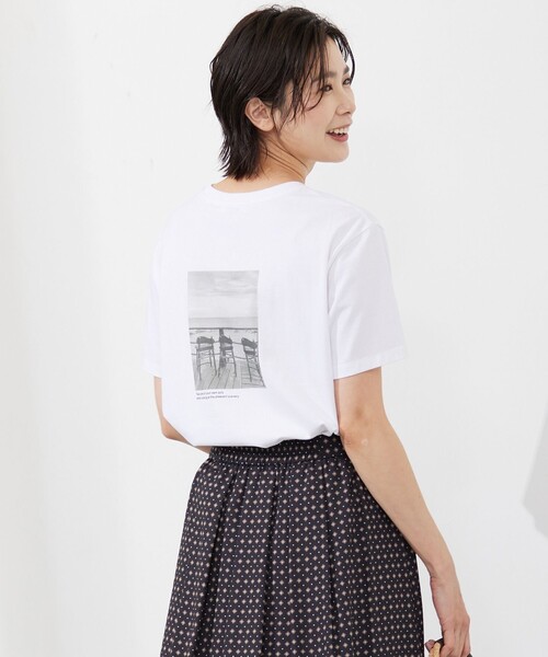 J.PRESS Ladies(J.プレス レディス)の「バック フォト Tシャツ(Tシャツ/カットソー・レディース・ライトグリーン系/ピンク系/ベージュ系/ホワイト系・SMALL)」の5枚目の写真